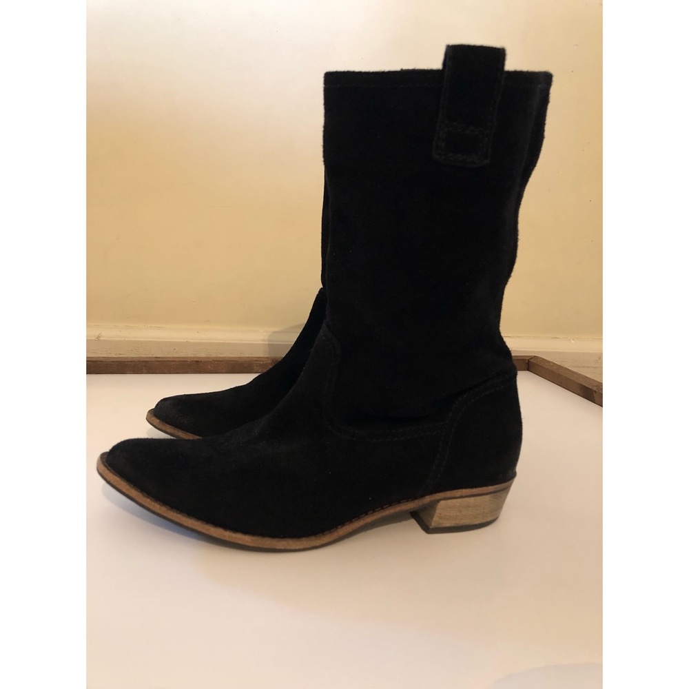 Gorgeous suede Spendid Boots